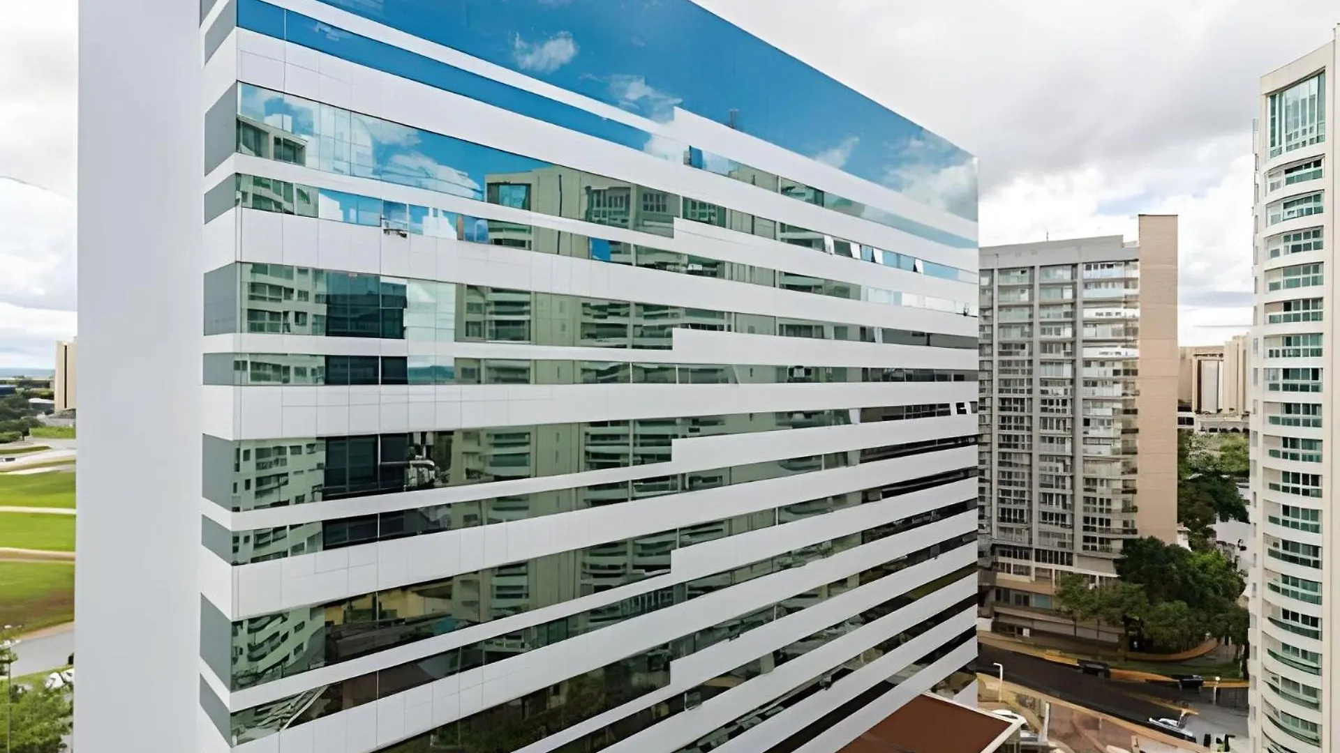 360 Saint Moritz By Ozped Apartamento Brasília 0*,  Brasil